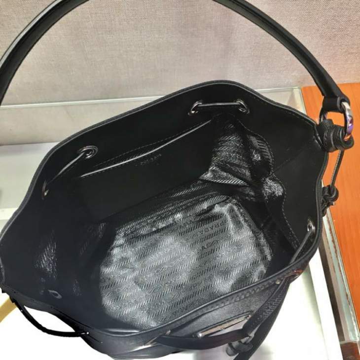 Picture of Prada Handbags _SKUfw186214389fw